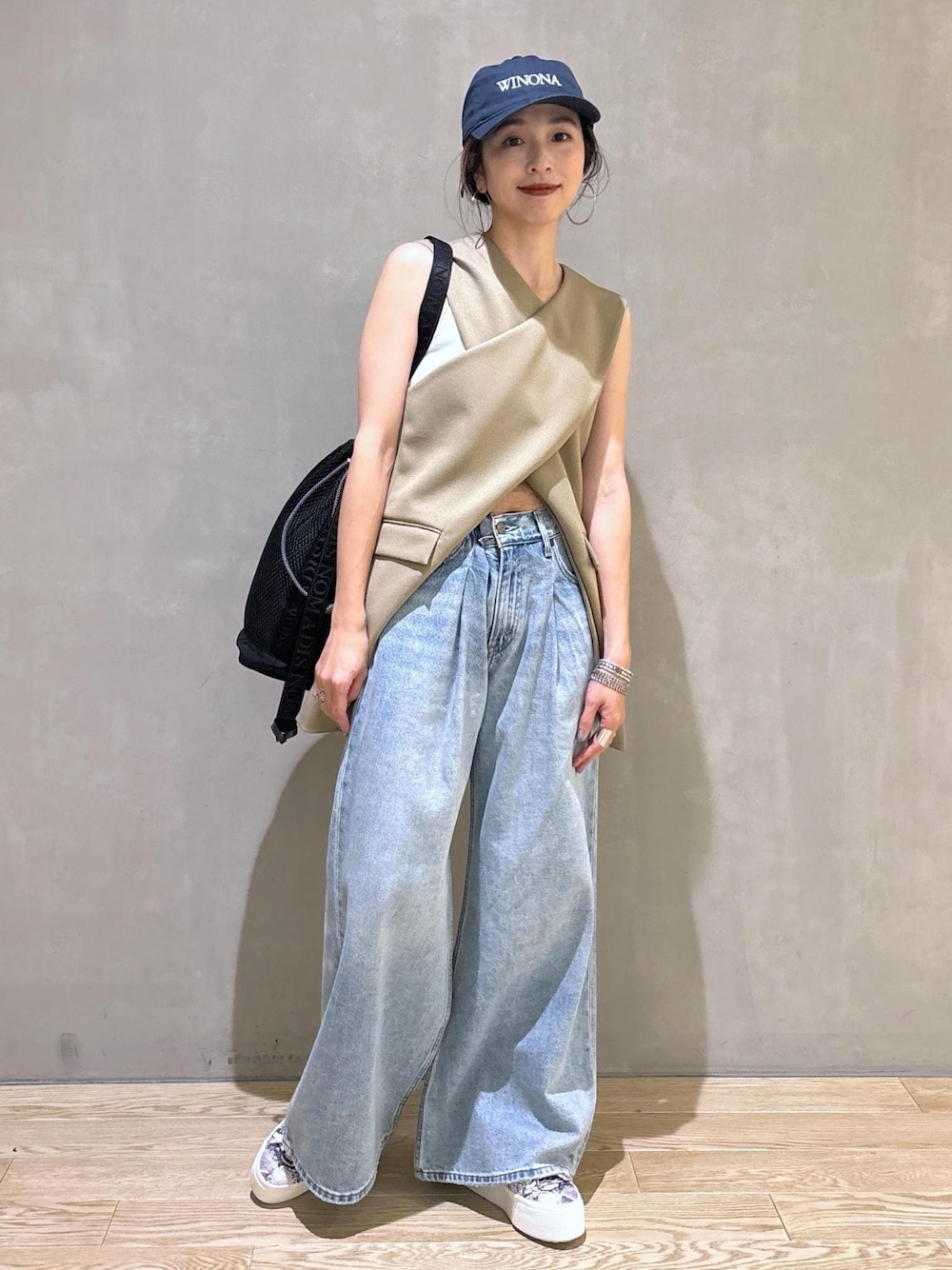 美品　アダムエロペ　クロスディティールジレ　ブラック　F　ベスト ADAM ET ROPE'（アダムエロペ）の「クロスディティールジレ（ベスト