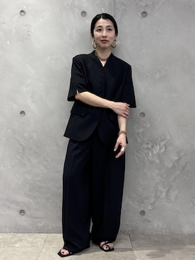 「ADAM ET ROPE'（アダムエロペ）のヒールストラップサンダル（サンダル、ブラック系）」を使った、SAKIさん（レディース・154cm）の春コーディネート