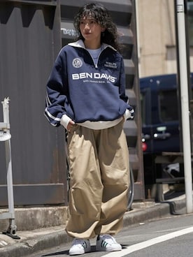 「BEN DAVIS（ベンデイビス）のアイテム（スウェット）」を使った、PUBLUXさん（レディース・164cm）の冬コーディネート