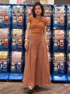 「UNIQLO（ユニクロ）のアイテム（Tシャツ/カットソー、オレンジ系）」を使った、Yun Han Chenさん（レディース・163cm）の夏コーディネート