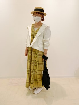 「チェックワンピース」｜「アイテム（マウンテンパーカー）」を使った、minminさん（レディース・160cm）の春コーディネート