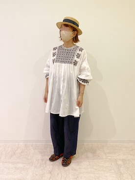 「刺繍」｜「アイテム（チュニック）」を使った、minminさん（レディース・160cm）の春コーディネート