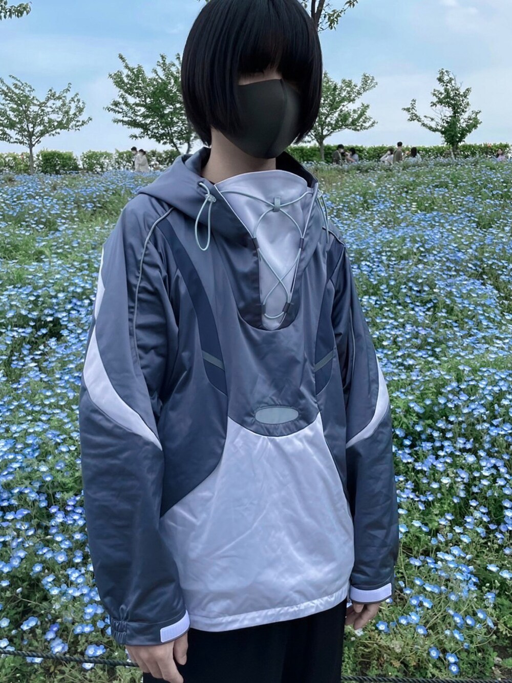 「chlomaのアイテム（その他トップス、グレー系）」を使った、plzkillmeさん（メンズ・169cm）の春コーディネートの1枚目の写真