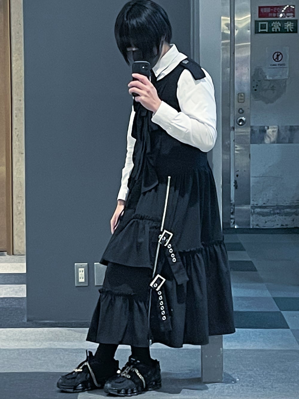 「HEIHEIのアイテム（ワンピース/ドレス、ブラック系）」を使った、plzkillmeさん（メンズ・169cm）の春コーディネートの1枚目の写真