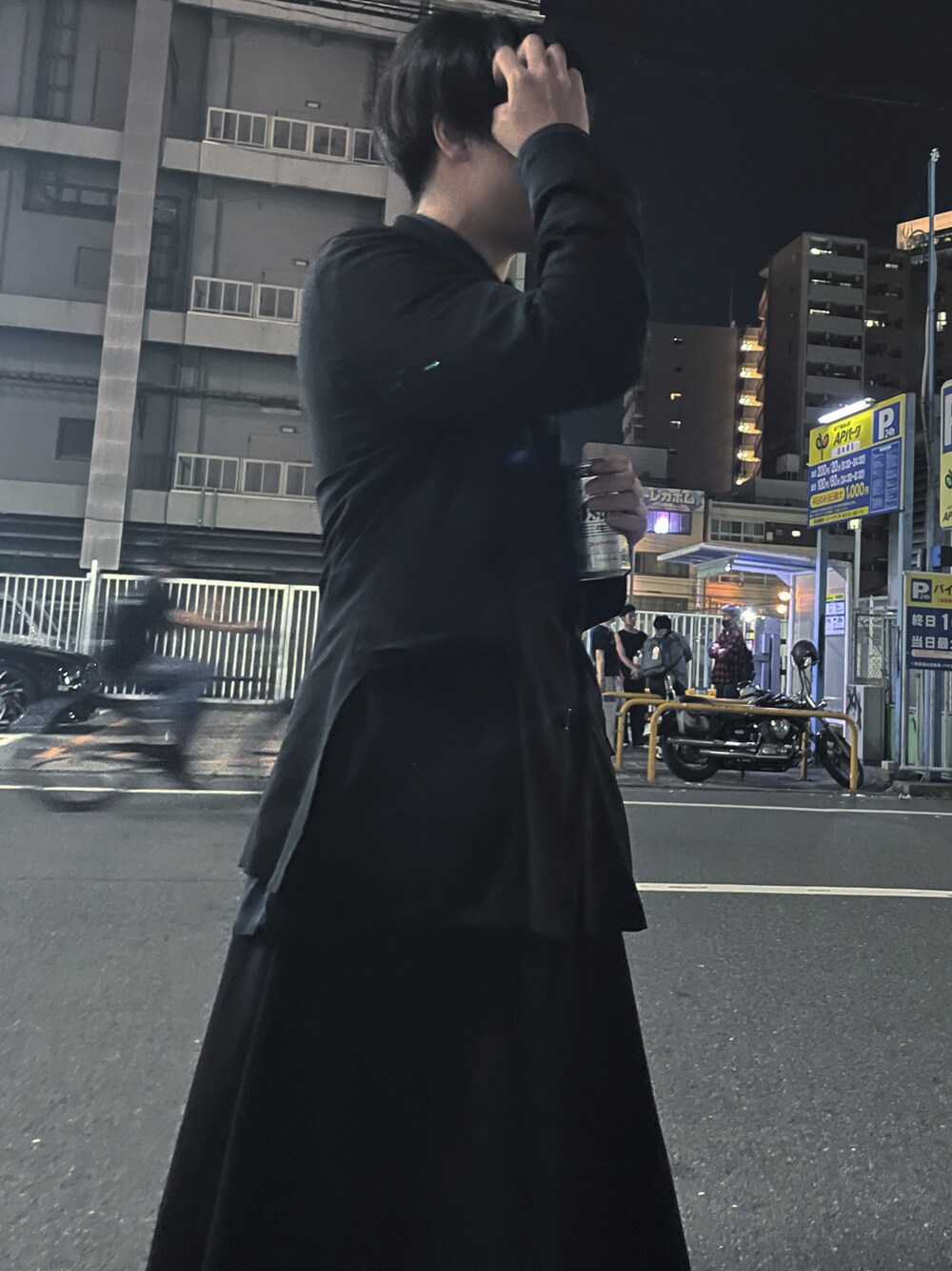 「Ground Yのアイテム（テーラードジャケット、ブラック系）」を使った、plzkillmeさん（メンズ・169cm）の春コーディネートの1枚目の写真
