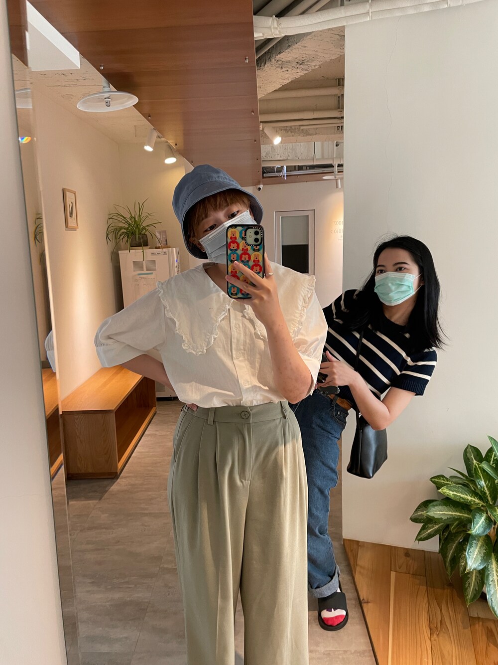 「台中」｜「LOWRYS FARMのアイテム（シャツ/ブラウス、ホワイト系）」を使った、♡Billie-yuyu♡さん（レディース・159cm）の秋コーディネートの1枚目の写真