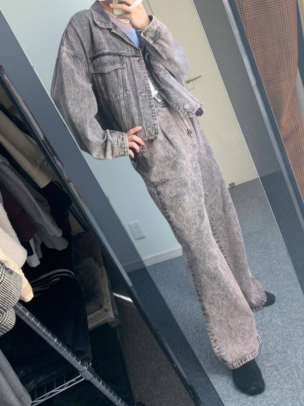 「セットアップ、デニムジャケット、デニムパンツ、パールネックレス、ootd、outfit、今日のコーデ、おしゃれさんと繋がりたい、いいね、save、フォローお願いします🤑、未来のWEARISTAプロジェクト」｜「HAREのアイテム（デニムジャケット、ピンク系）」を使った、atsuooo__さん（メンズ・170cm）の冬コーディネートの1枚目の写真