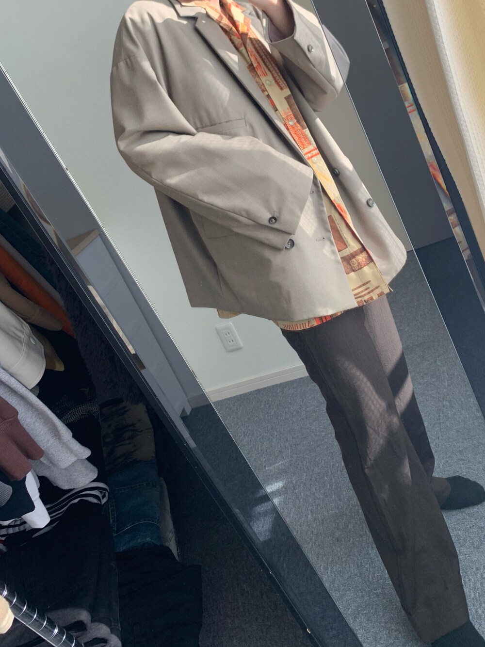 「WEARハロウィン2022、秋コーデ、いいね、save、フォローお願いします🤑」｜「Banana Republicのアイテム（スラックス、ブラウン系）」を使った、atsuooo__さん（メンズ・171cm）の秋コーディネートの1枚目の写真