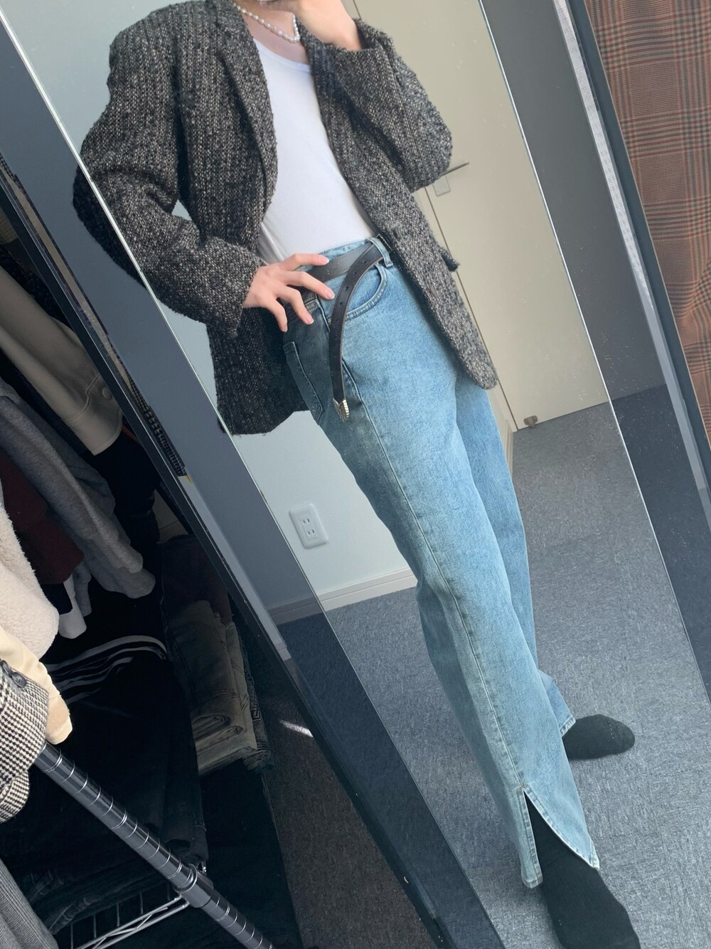 「冬コーデ、ootd、outfit、今日のコーデ、韓国ファッション、おしゃれさんと繋がりたい、いいね、save、フォローお願いします🤑、未来のWEARISTAプロジェクト」｜「Guessのアイテム（デニムパンツ、ブルー系）」を使った、atsuooo__さん（メンズ・170cm）の冬コーディネートの1枚目の写真