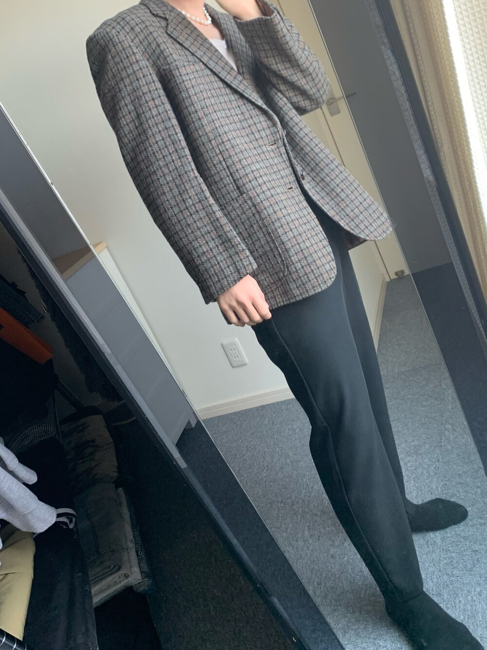 「クリスマスに着たい服、ootd、休日スタイル、シンプルコーデ、革靴、ミニバッグ、ZARA、タックイン、秋コーデ、ジャケット、スラックス、テーラードジャケット、今日のコーデ、おしゃれさんと繋がりたい、いいね、save、フォローお願いします🤑」｜「古着のアイテム（テーラードジャケット、グレー系）」を使った、atsuooo__さん（メンズ・170cm）の冬コーディネートの1枚目の写真