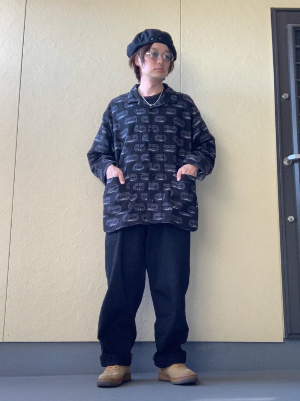 「GUコーデ、GU×UNDERCOVER、アンダーカバー、COMME des GARÇONS、NIKE AIR FORCE、ayame、KIJIMA TAKAYUKI、パジャマシャツ、パジャマ、ルームウェア、スニーカーコーデ」｜「KIJIMA TAKAYUKIのKIJIMA TAKAYUKI / キジマタカユキ：【レディース】ベレー (W-181259)：W-181259[ANN]（ハンチング/ベレー帽、ブラック系）」を使った、moto miniさん（メンズ・171cm）の秋コーディネートの1枚目の写真