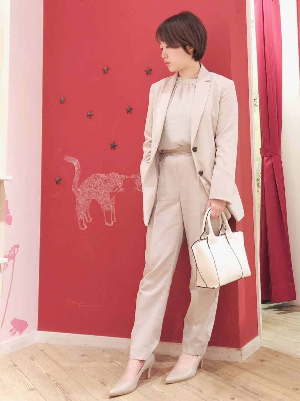 「セレモニー、入学式、入園式、オフィスカジュアル、シンプル、春服、プチプラコーデ、入学式コーデ、入園式コーデ、キレイめ、おしゃれさんと繋がりたい、きれいめカジュアル、いいね、save、フォローお願いします🤑、低身長コーデ、シューラルー」｜「SHOO・LA・RUEの【S-3L】ダブルクロスミドル丈テーラードジャケット（テーラードジャケット、ベージュ系）」を使った、じゅんなさん（レディース・156cm）の春コーディネートの1枚目の写真
