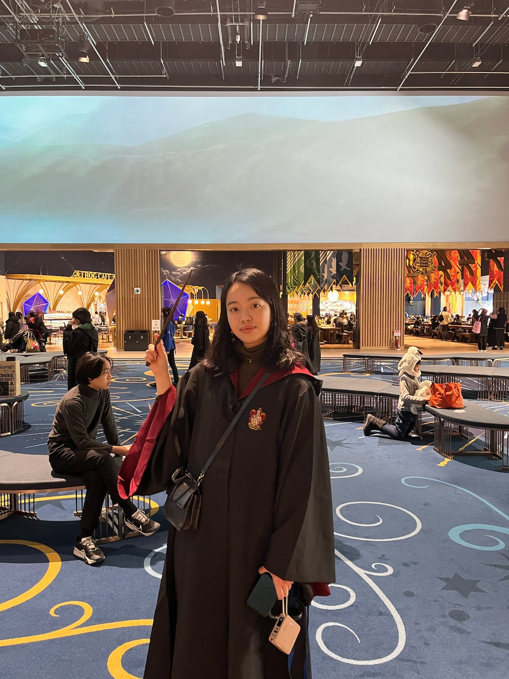 「harrypotter、Tokyo travel」｜「Harry Potterのアイテム（スーツジャケット、ブラック系）」を使った、EuniceHuangさん（レディース・163cm）の冬コーディネートの1枚目の写真