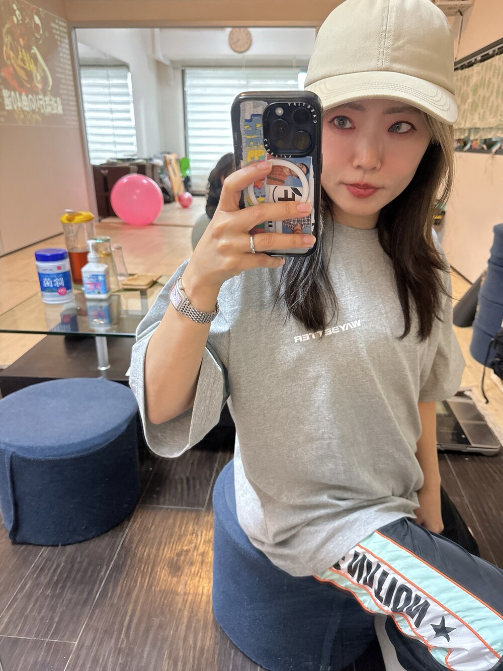 「カジュアルコーデ、ラクチンコーデ、オトナカジュアル、スポーツミックス、ワークアウト」｜「WAY BETTERのアイテム（Tシャツ/カットソー、シルバー系）」を使った、yurさん（レディース・153cm）の冬コーディネートの1枚目の写真