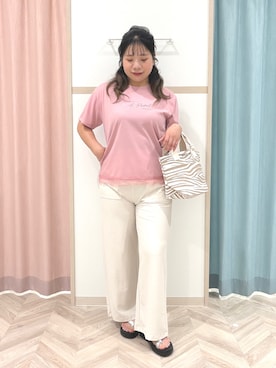 「SHOO・LA・RUE（シューラルー）の【ひんやり/UV/S-LL/洗濯機可】裾レースが女性らしさをプラスする プリントアソートTシャツ（Tシャツ/カットソー、ピンク系）」を使った、まちゃんなちゃんさん（レディース・158cm）の夏コーディネート