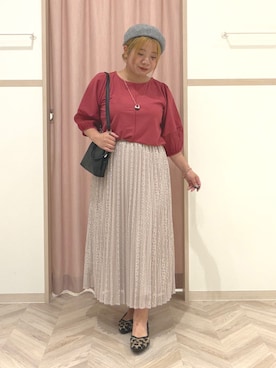 「SHOO・LA・RUE（シューラルー）の【洗濯機可/S-LL】ほんのり透ける 大人のお袖シアー切り替え　ラウンドネックプルオーバー（Tシャツ/カットソー、レッド系）」を使った、まちゃんなちゃんさん（レディース・158cm）の夏コーディネート