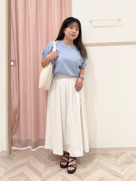 「SHOO・LA・RUE（シューラルー）の【ひんやり/洗濯後しわになりにくい】インせず着られる さらっとタッチのドルマンブラウス（シャツ/ブラウス、ブルー系）」を使った、まちゃんなちゃんさん（レディース・158cm）の春コーディネート