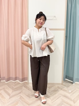 「SHOO・LA・RUE（シューラルー）の【洗濯後しわになりにくい/S-LL/インせず着られる】自然に体型カバー 麻調ペプラムブラウス（シャツ/ブラウス、ベージュ系）」を使った、まちゃんなちゃんさん（レディース・158cm）の春コーディネート