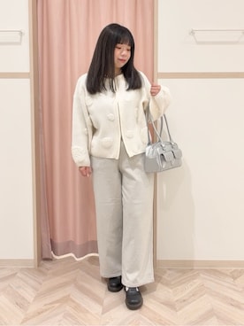 「SHOO・LA・RUE（シューラルー）の【選べる4柄】ダブルZIPで着こなし色々 柄カーディガン（カーディガン/ボレロ、ホワイト系）」を使った、まちゃんなちゃんさん（レディース・158cm）の冬コーディネート