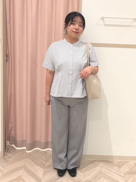「SHOO・LA・RUE（シューラルー）の【ひんやり/UV/通勤】洗濯後しわになりにくい インしない ウエストタックペプラムブラウス（シャツ/ブラウス、ホワイト系）」を使った、まちゃんなちゃんさん（レディース・158cm）の夏コーディネート