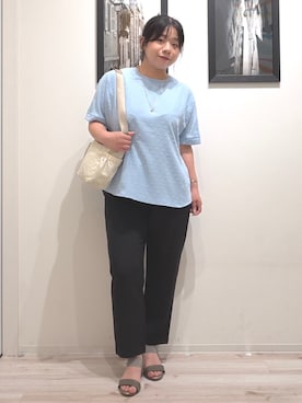 「SHOO・LA・RUE（シューラルー）の【洗濯後しわになりにくい/体型カバー】ドビードットで上品に ドルマントップス（シャツ/ブラウス、ブルー系）」を使った、まちゃんなちゃんさん（レディース・158cm）の夏コーディネート