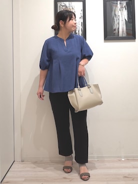 「SHOO・LA・RUE（シューラルー）の【洗濯後しわになりにくい/S-LL/インせず着られる】自然に体型カバー 麻調ペプラムブラウス（シャツ/ブラウス、ブルー系）」を使った、まちゃんなちゃんさん（レディース・158cm）の夏コーディネート