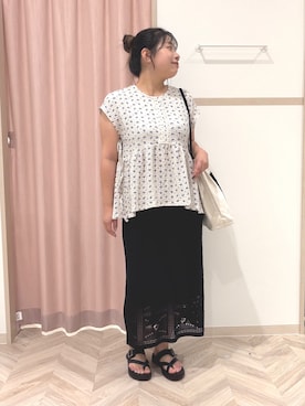 「SHOO・LA・RUE（シューラルー）のポコポコ素材 ペプラムプルオーバーアソート（Tシャツ/カットソー、グレー系）」を使った、まちゃんなちゃんさん（レディース・158cm）の夏コーディネート