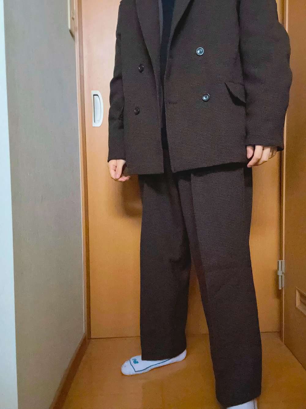 「春のおしゃ見えテクニック、休日スタイル、オトナカジュアル、おしゃれさんと繋がりたい、メンズファッション、ダブルジャケット、セットアップスタイル」｜「niko and...のブークレスマートテックWジャケット（テーラードジャケット、ブラウン系）」を使った、takumi 타쿠미さん（メンズ・161cm）の春コーディネートの1枚目の写真