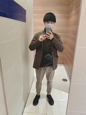 「アイテム（カーディガン/ボレロ、ブラウン系）」を使った、takumi 타쿠미さん（メンズ・161cm）の秋コーディネート