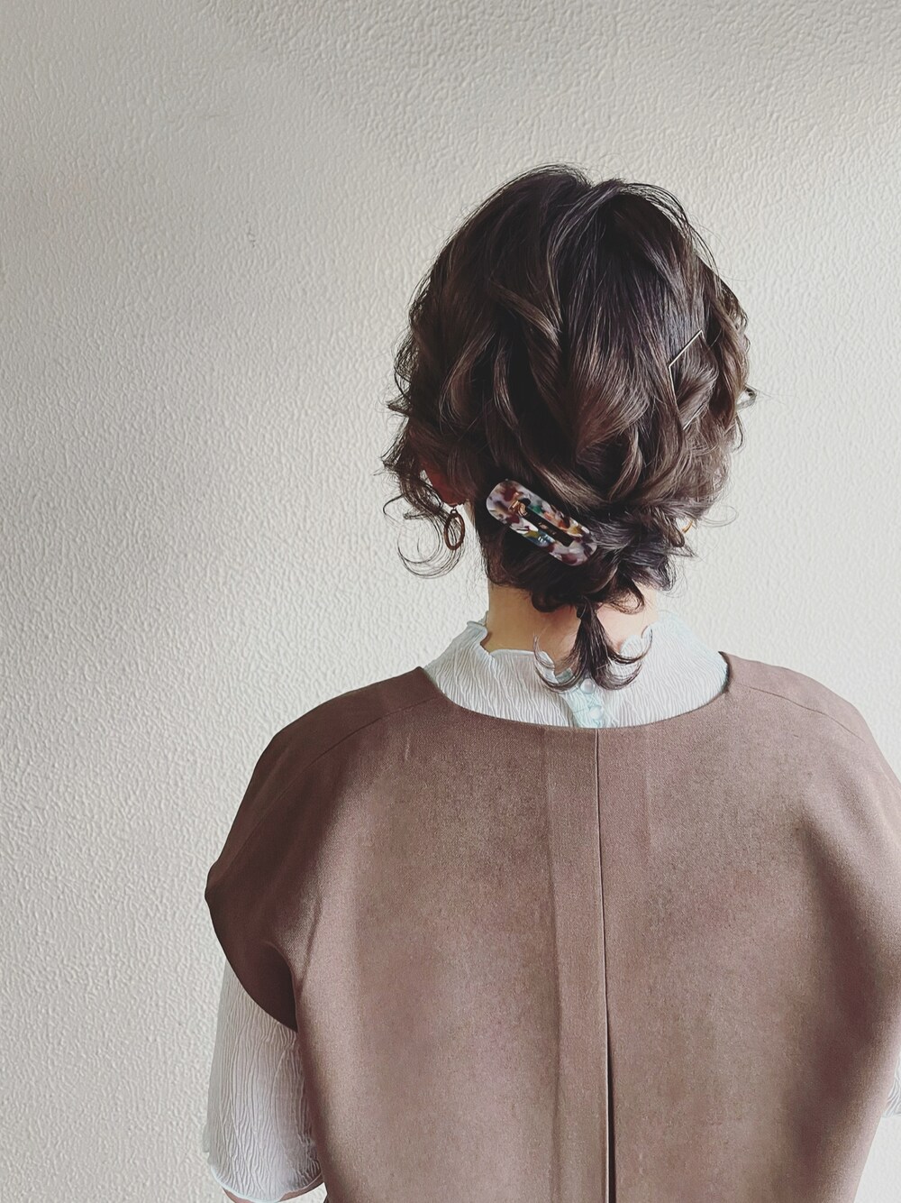 「美容院帰り、ベスト、シアートップス、ヘアアレンジ、ヘアアクセサリー」｜「Babの【WEB限定】カラーレスベスト / セットアップ（ベスト、ブラウン系）」を使った、mikamoさん（レディース・158cm）の夏コーディネートの1枚目の写真
