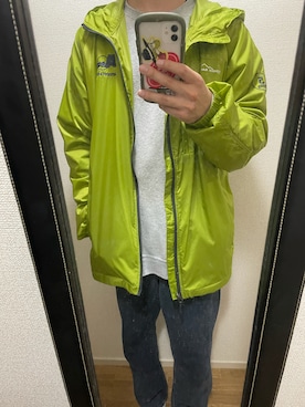 「古着のアイテム（デニムパンツ、ブルー系）」を使った、takuさん（メンズ・174cm）の秋コーディネート