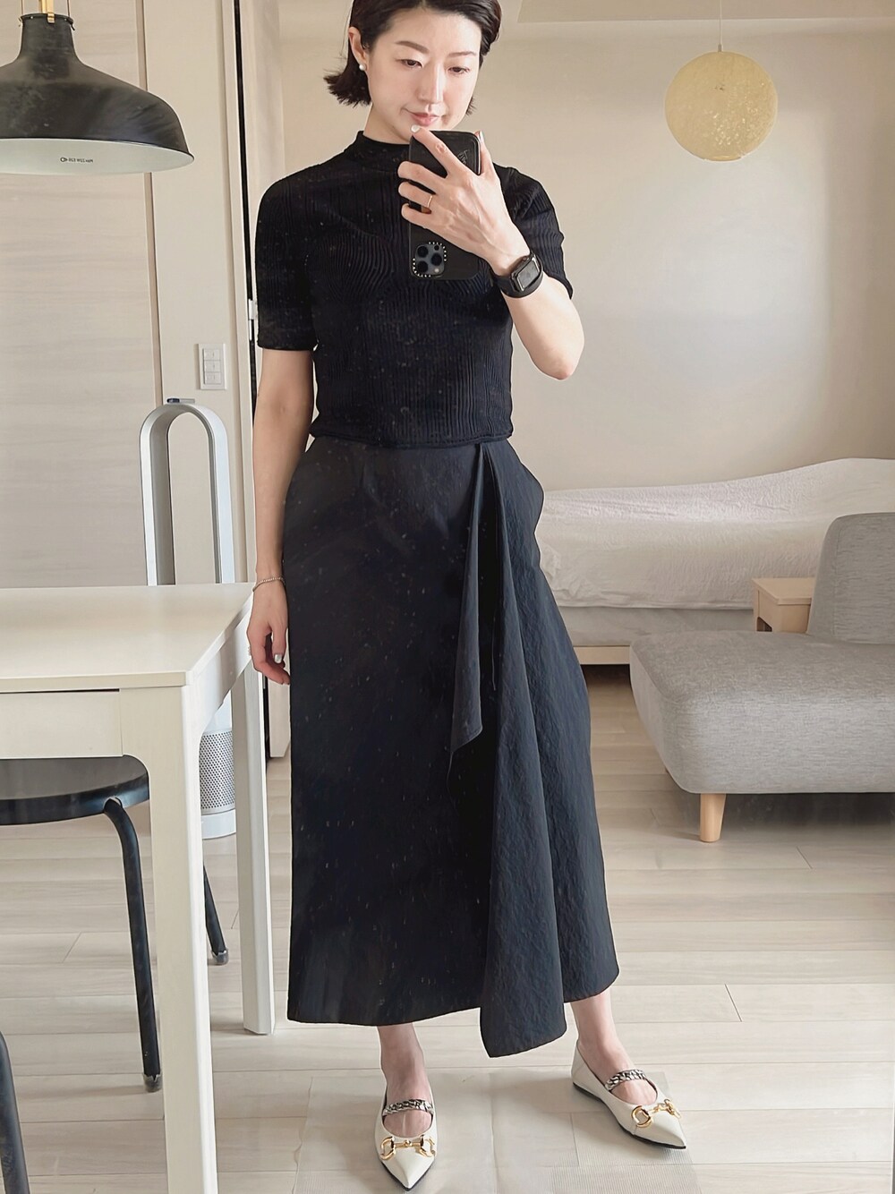 GUCCIのパンプス（ホワイト系）を使った人気ファッション