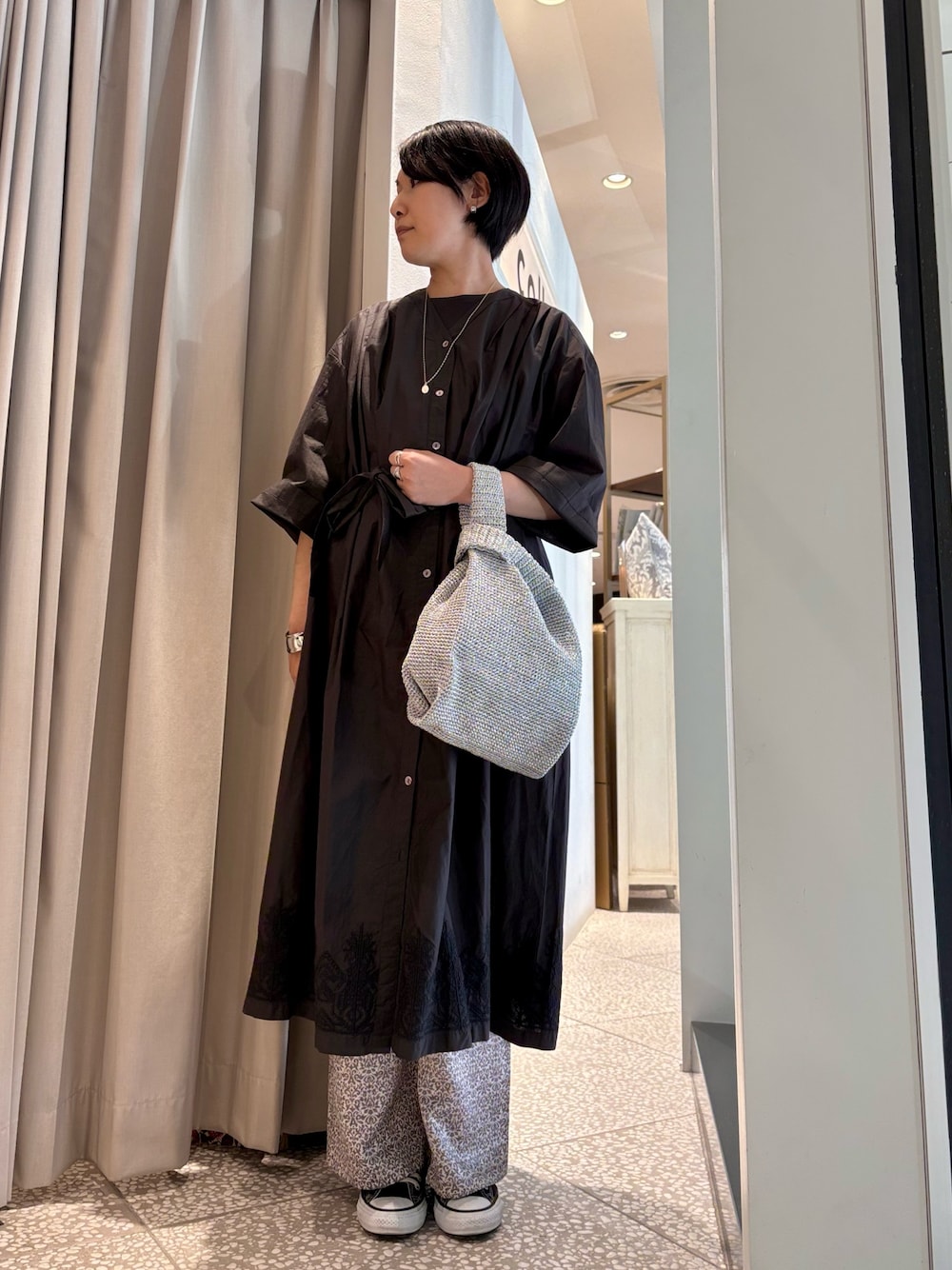「春コーデ、ワンピース、ラクチンコーデ、休日スタイル、オトナカジュアル、高身長コーデ」｜「collexの【Ljud/ユード】キラリメダイユネックレス（ネックレス、シルバー系）」を使った、fukuさん（レディース・166cm）の春コーディネートの1枚目の写真