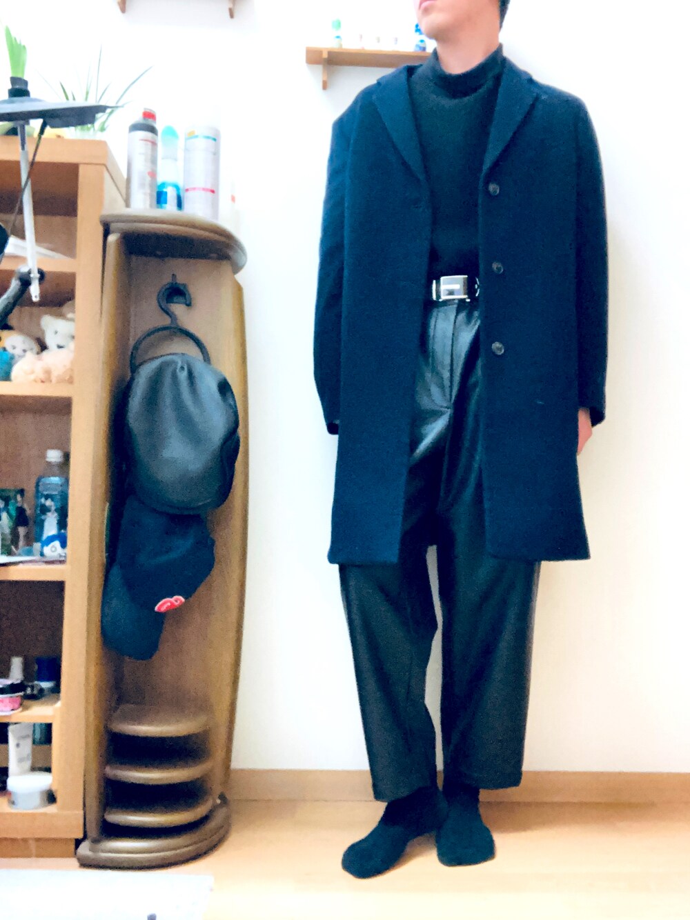 「シンプルコーデ、大人コーデ、ブラックコーデ」｜「GUのアイテム（パンツ、ブラック系）」を使った、bashoさん（メンズ・171cm）の冬コーディネートの1枚目の写真