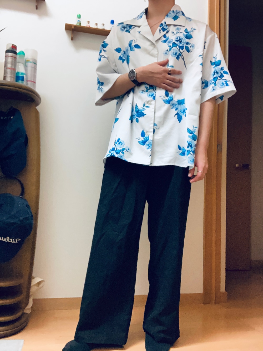 「RAGEBLUEの2タックバルーン/カラーワイドパンツ/261716（スラックス、ブラック系）」を使った、bashoさん（メンズ・171cm）の春コーディネートの1枚目の写真
