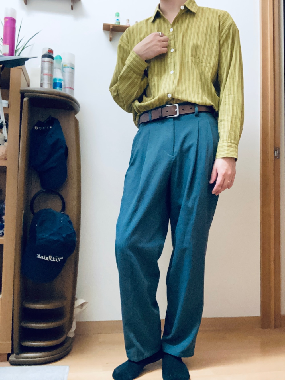 「Junのアイテム（パンツ、グリーン系）」を使った、bashoさん（メンズ・171cm）の春コーディネートの1枚目の写真