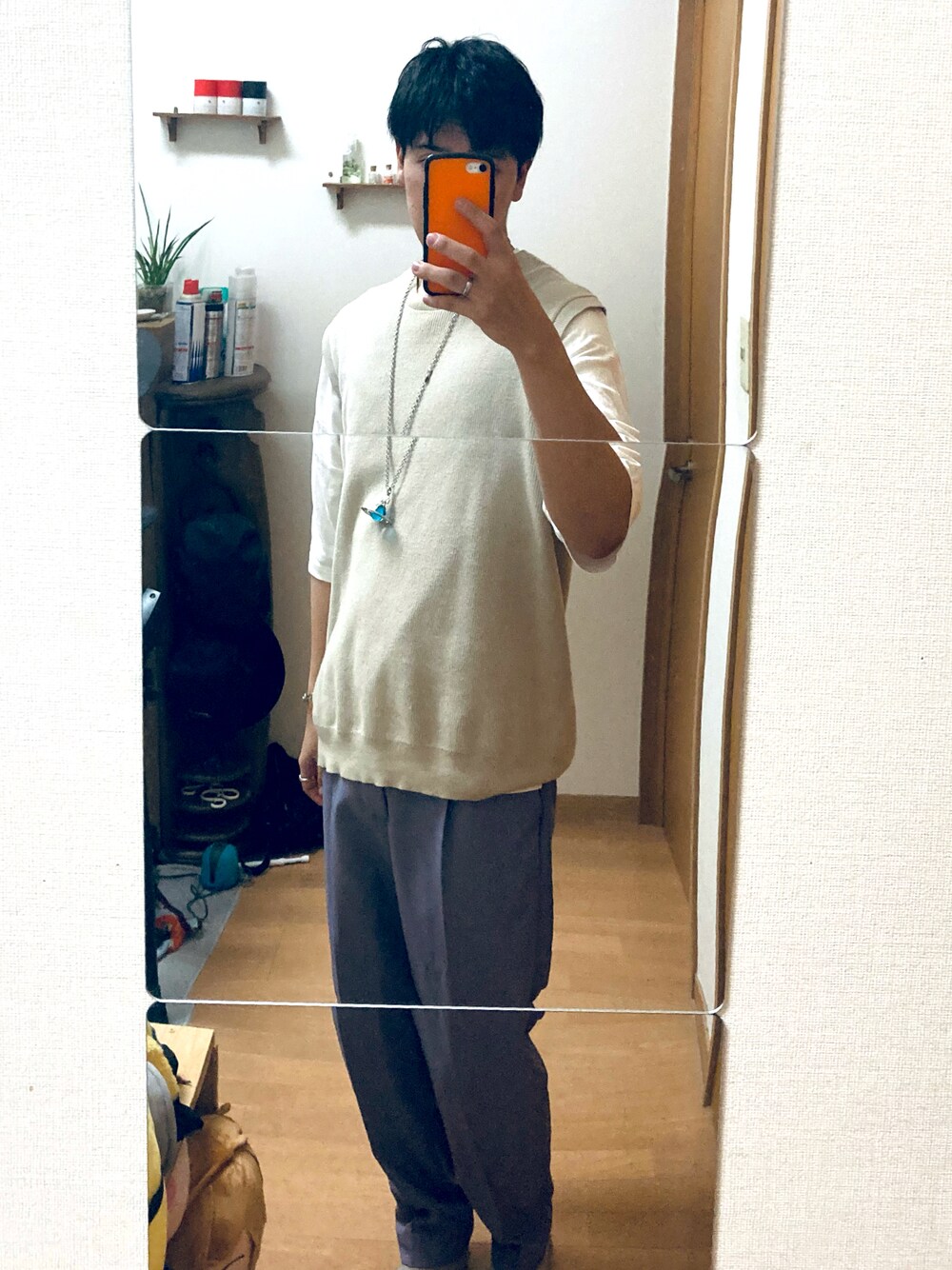 「UNIQLOのアイテム（ベスト、ベージュ系）」を使った、bashoさん（メンズ・171cm）の夏コーディネートの1枚目の写真