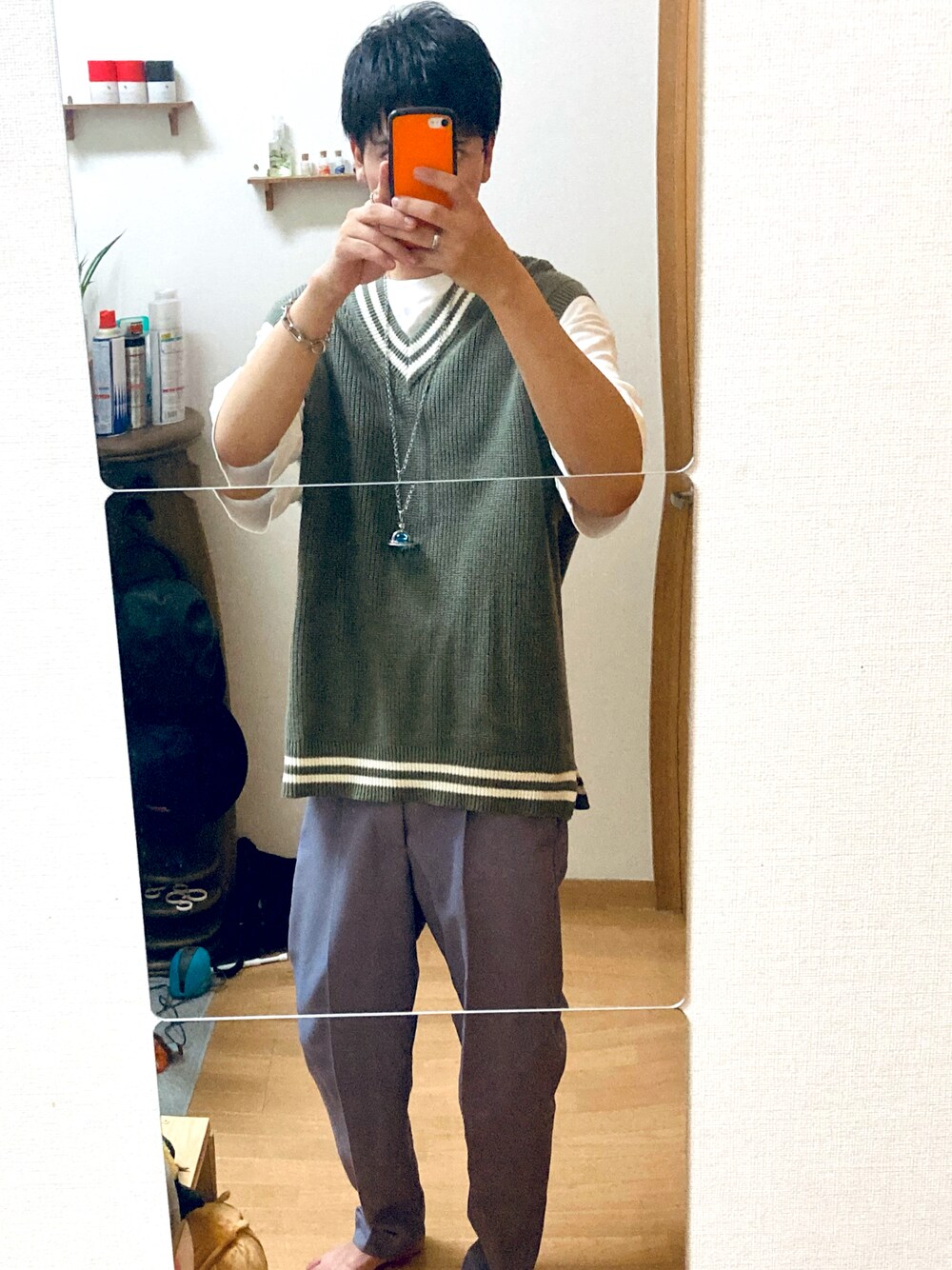 「GUのアイテム（ベスト、グリーン系）」を使った、bashoさん（メンズ・171cm）の夏コーディネートの1枚目の写真