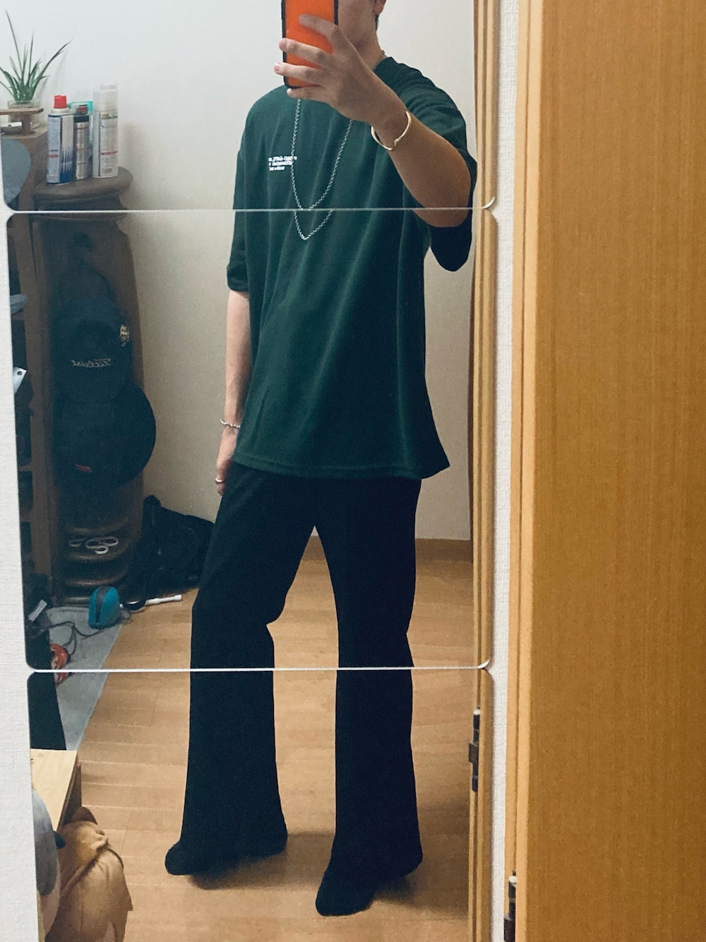「GUのアイテム（パンツ、ブラック系）」を使った、bashoさん（メンズ・171cm）の夏コーディネートの1枚目の写真