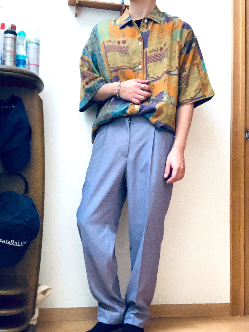 「柄シャツ」｜「GUのアイテム（シャツ/ブラウス、ブラウン系）」を使った、bashoさん（メンズ・171cm）の春コーディネートの1枚目の写真