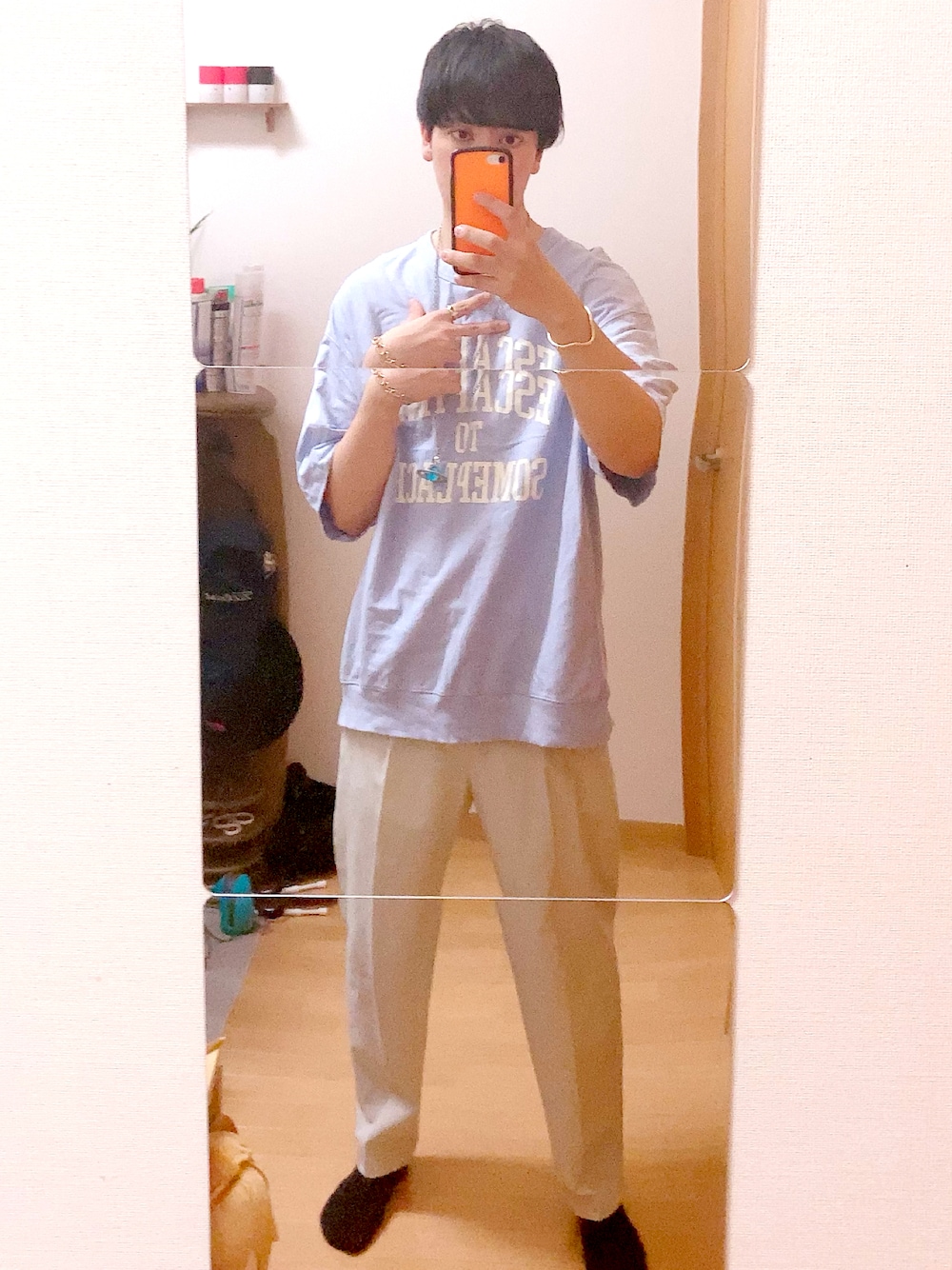 「GUのアイテム（Tシャツ/カットソー、ブルー系）」を使った、bashoさん（メンズ・171cm）の夏コーディネートの1枚目の写真