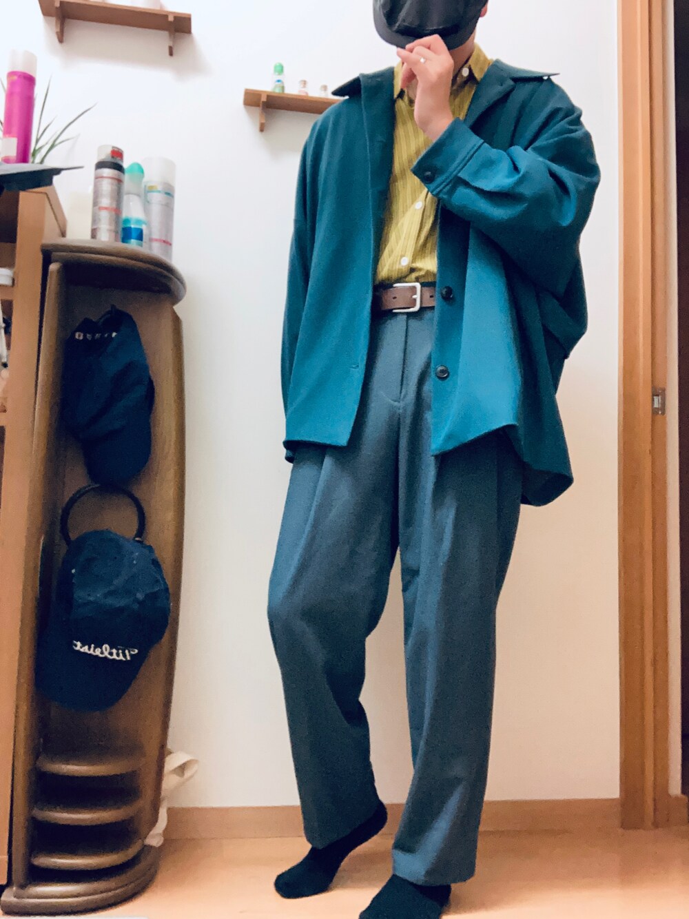 「Junのアイテム（パンツ、グリーン系）」を使った、bashoさん（メンズ・171cm）の春コーディネートの1枚目の写真