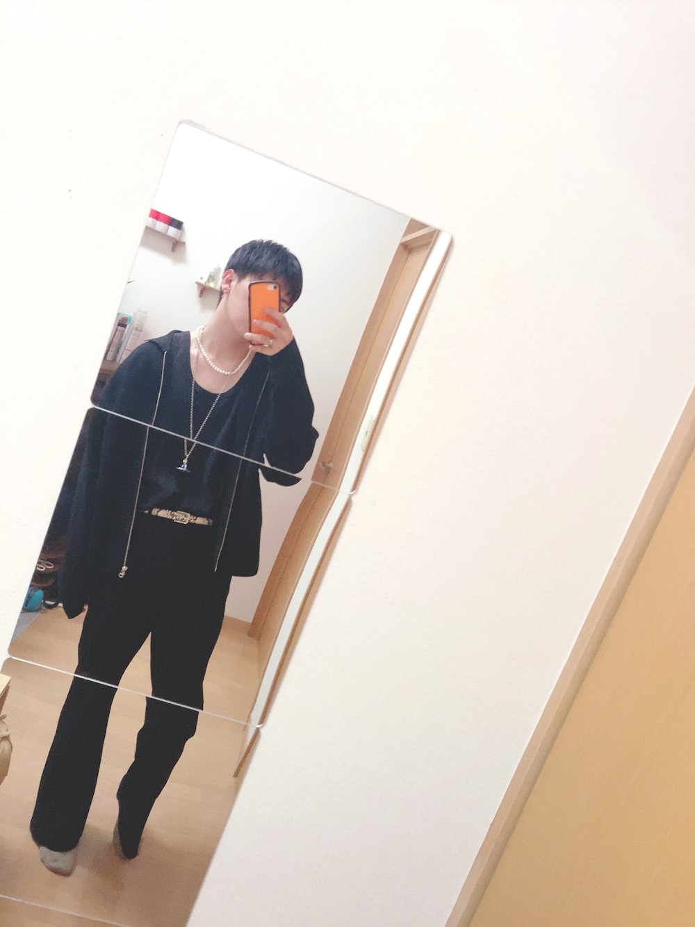 「GUのアイテム（スラックス、ブラック系）」を使った、bashoさん（メンズ・171cm）の夏コーディネートの1枚目の写真