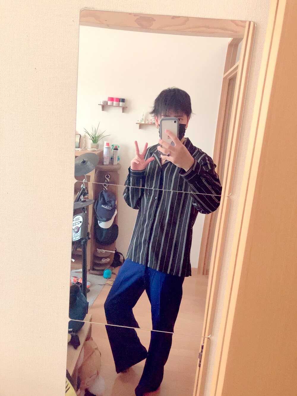 「カジュアル、単色」｜「GUのアイテム（その他アウター、ブラック系）」を使った、bashoさん（メンズ・171cm）の秋コーディネートの1枚目の写真