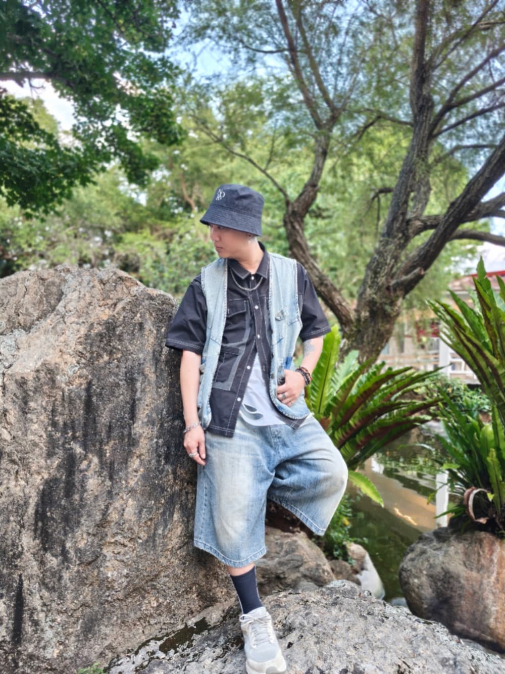「2ndのアイテム（帽子、ブラック系）」を使った、田政軒さん（メンズ・176cm）の夏コーディネートの1枚目の写真
