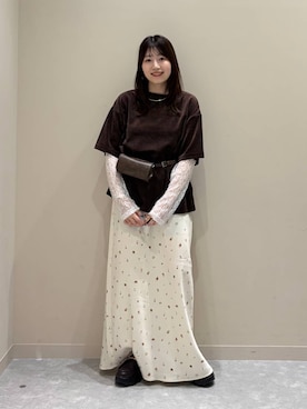 「LOWRYS FARM（ローリーズファーム）のベロアレースレイヤードＴ　1063262（Tシャツ/カットソー、ブラウン系）」を使った、manaty.さん（レディース・159cm）の夏コーディネート