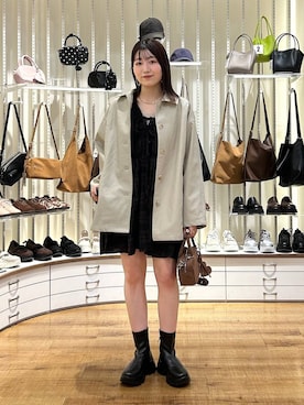 「アイテム（カバーオール）」を使った、manaty.さん（レディース・159cm）の秋コーディネート