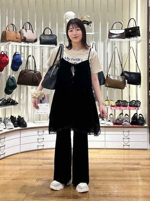 LOWRYS FARM 【上下セット】２ＷＡＹカットベロアミニワンピース他 LOWRYS FARM｜2WAYカットベロアミニワンピース | Rakuten