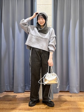 「インナーカラー」｜「アイテム（グレー系）」を使った、manaty.さん（レディース・159cm）の秋コーディネート