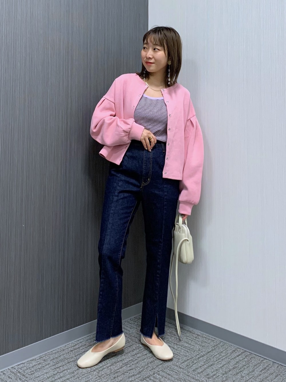 フロントスリットデニムパンツ 260738を使った人気ファッション
